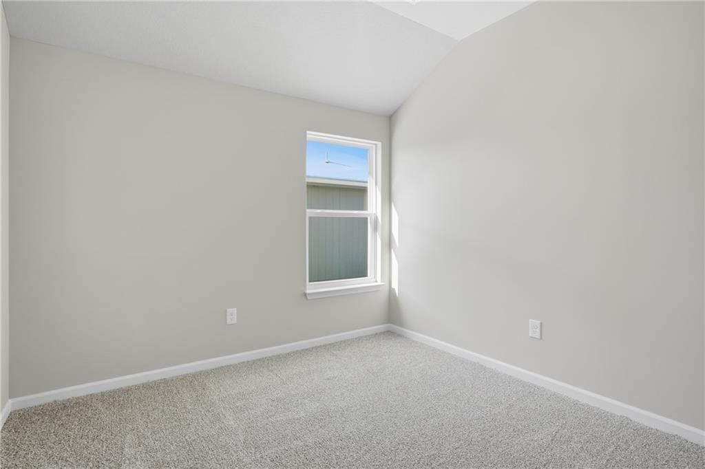 Photo 21 of 25 - 20373 W 195th Street, Spring Hill, KS 66083
