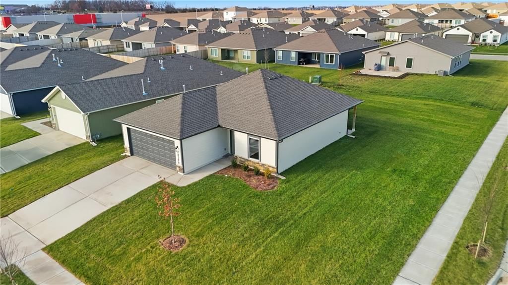 20373 W 195th Street, Spring Hill, KS: listing photo 2