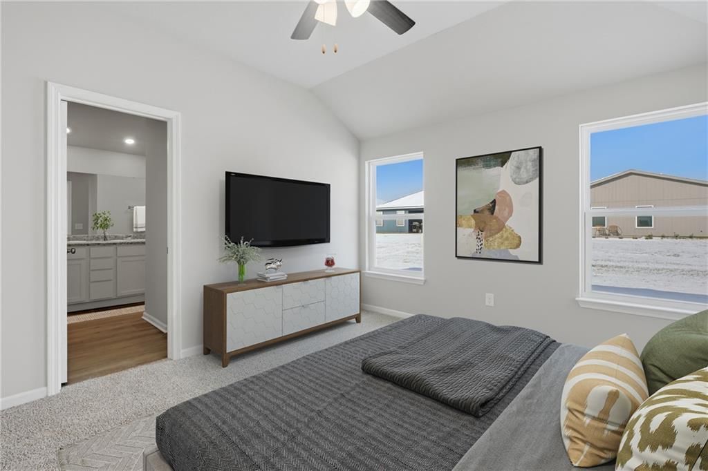 Photo 13 of 25 - 20373 W 195th Street, Spring Hill, KS 66083