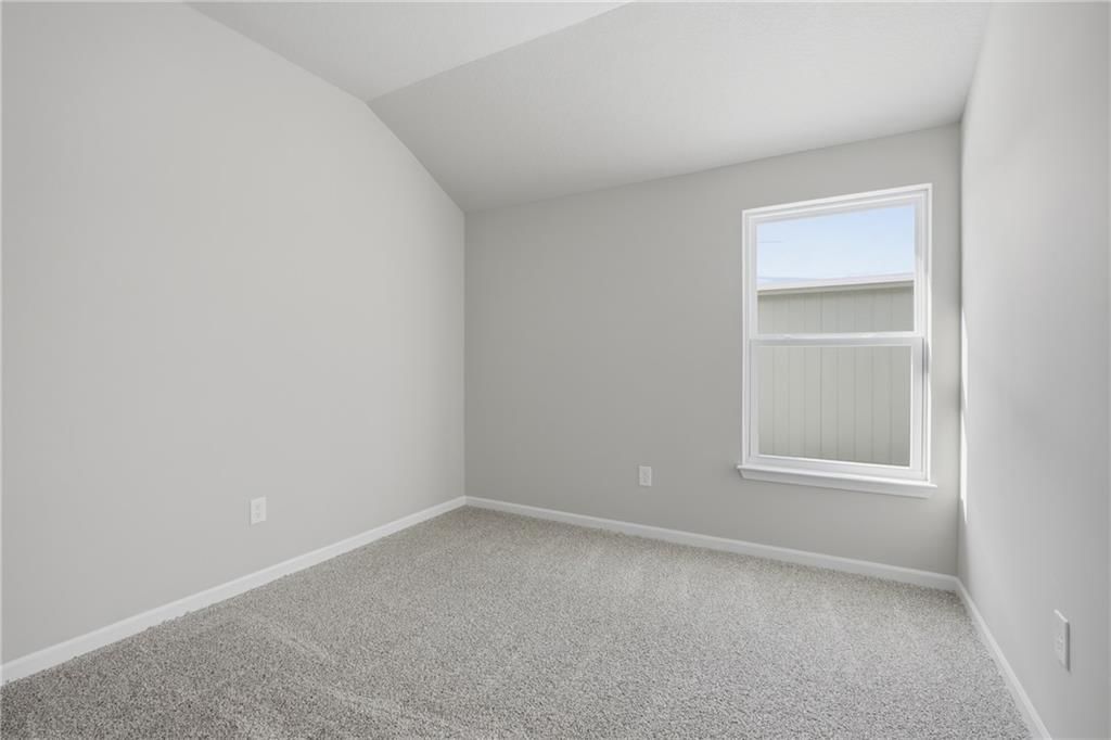 Photo 23 of 25 - 20373 W 195th Street, Spring Hill, KS 66083