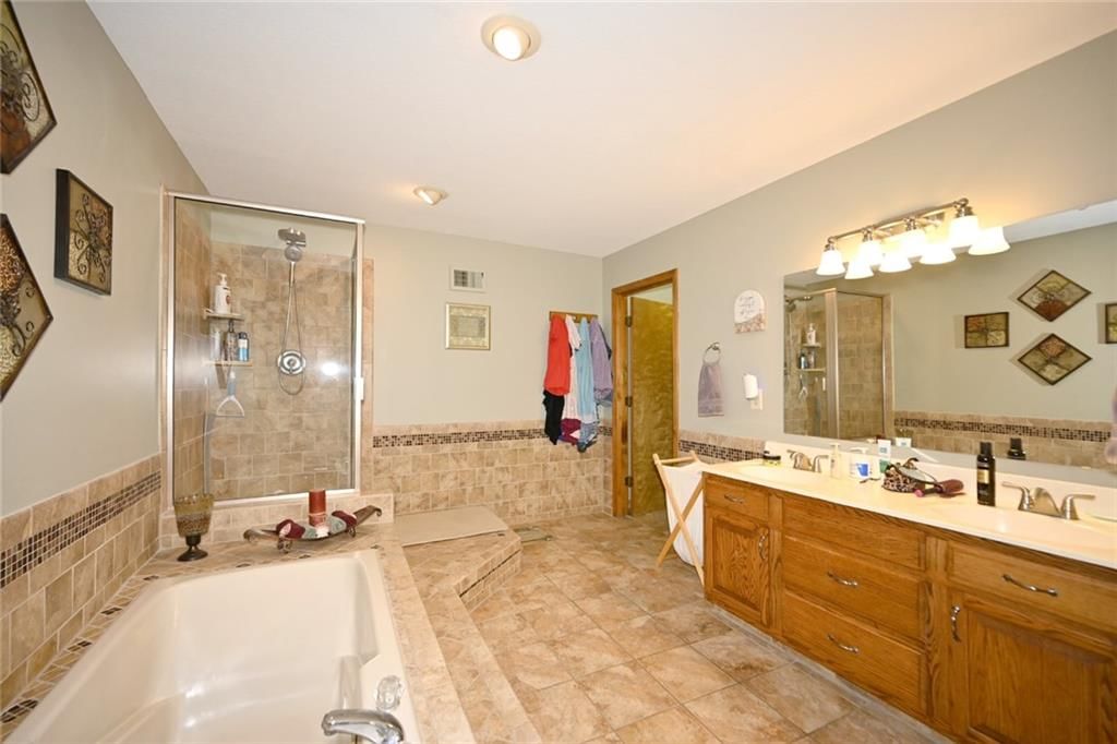 Photo 25 of 41 - 8516 N Winan Avenue, Kansas City, MO 64153