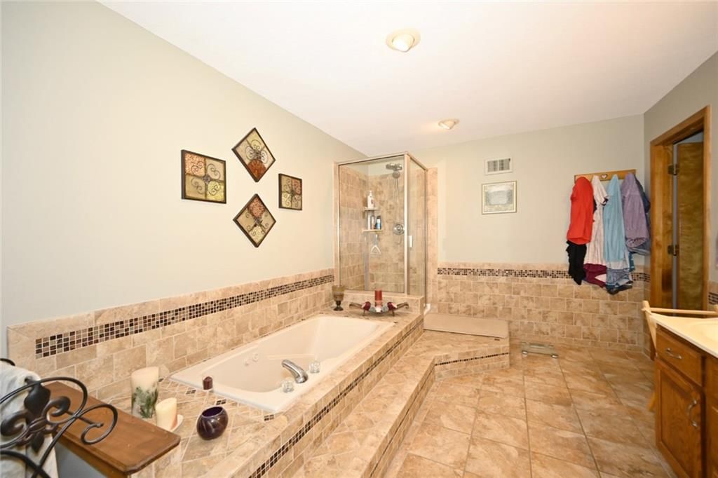 Photo 24 of 41 - 8516 N Winan Avenue, Kansas City, MO 64153