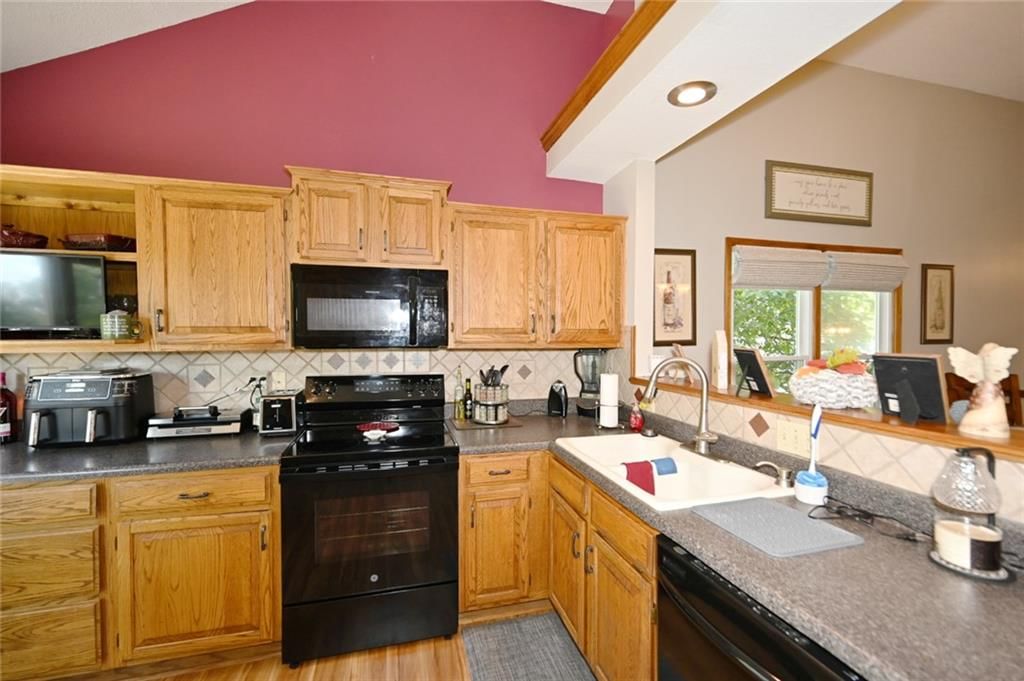 Photo 16 of 41 - 8516 N Winan Avenue, Kansas City, MO 64153