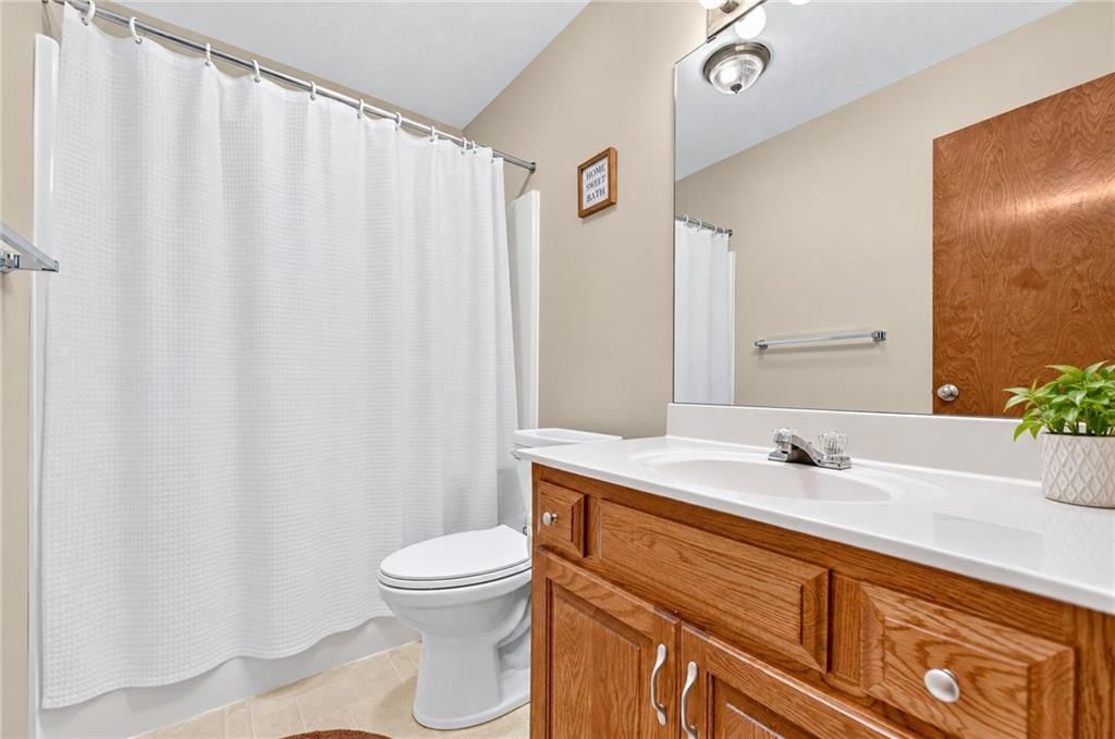 Photo 24 of 39 - 2510 N 111th Terrace, Kansas City, KS 66109