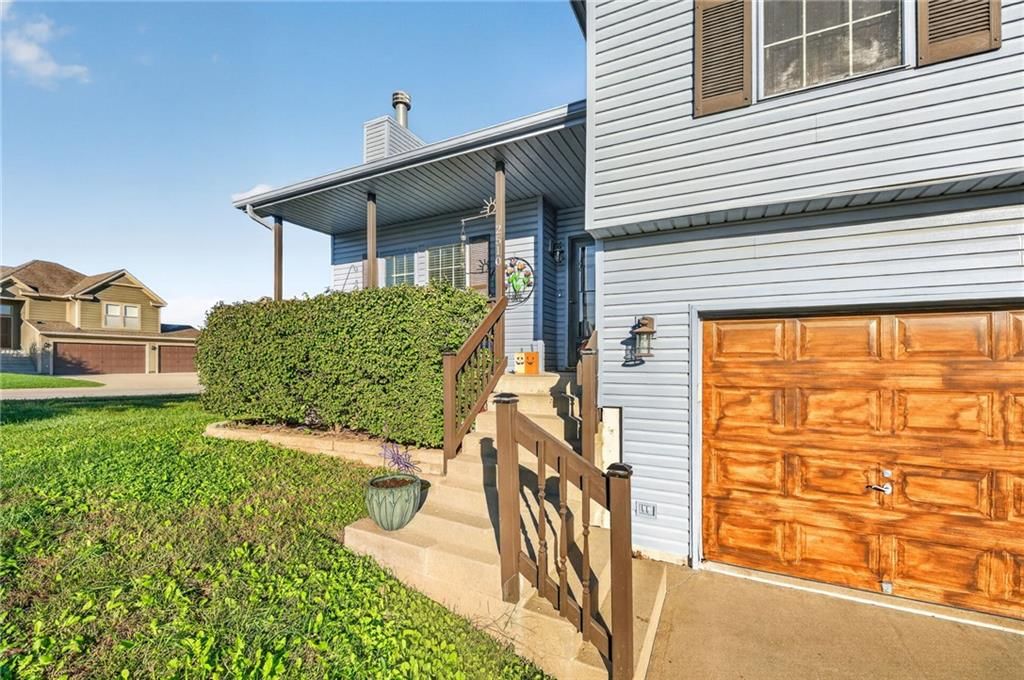 Covered front porch at 2510 N 111th Terrace, Kansas City, KS 66109
