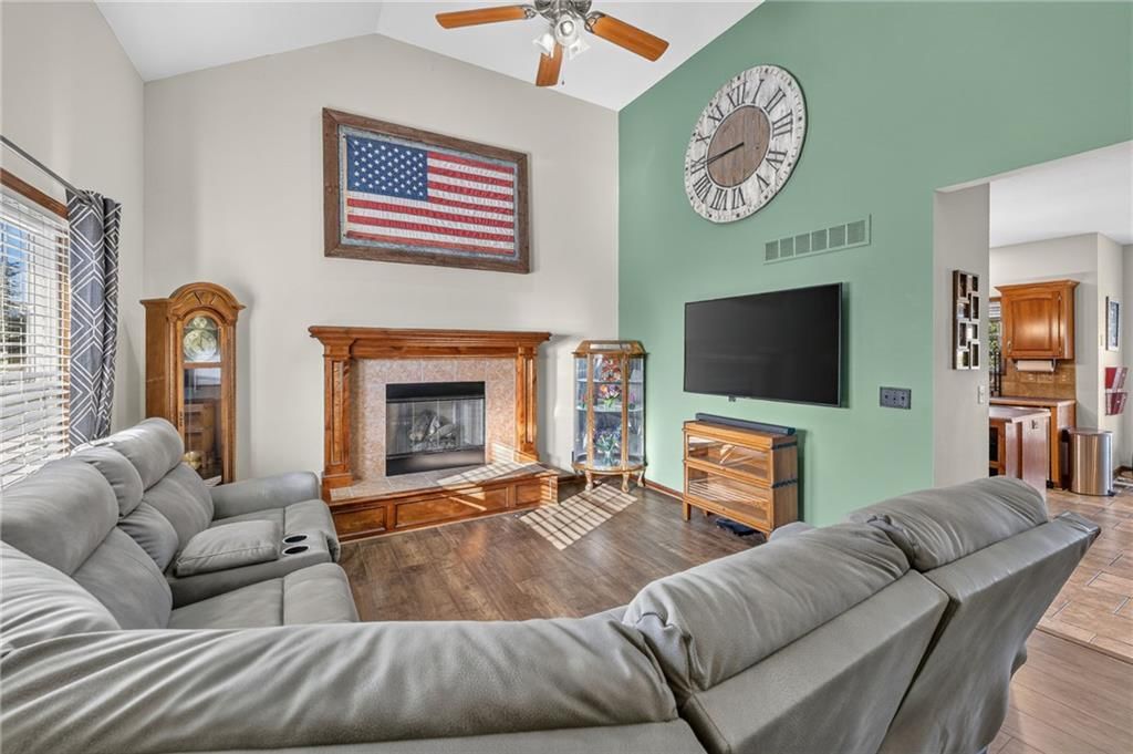 Tall ceilings and accent wall at 2510 N 111th Terrace, Kansas City, KS 66109