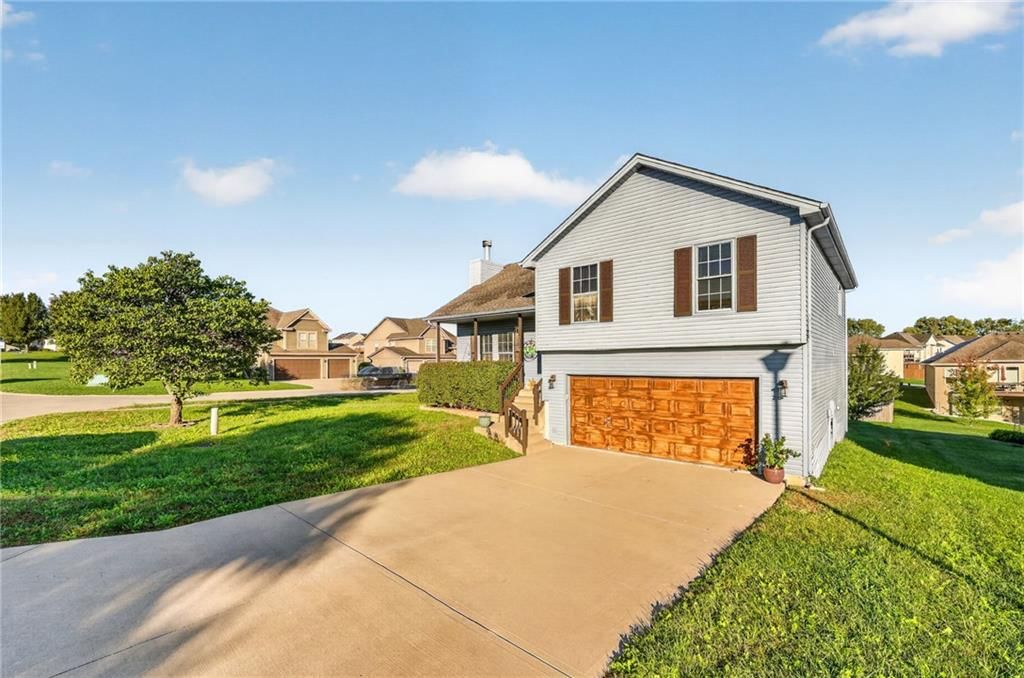 2510 N 111th Terrace, Kansas City, KS: listing photo 3