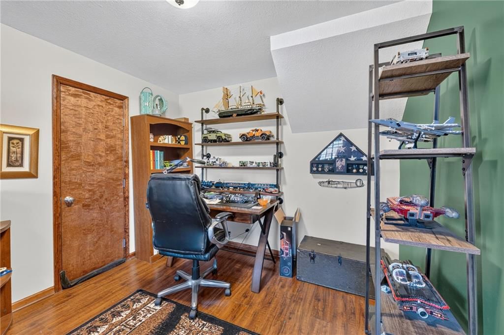 Photo 20 of 39 - 2510 N 111th Terrace, Kansas City, KS 66109