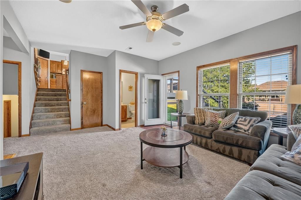 Photo 16 of 39 - 2510 N 111th Terrace, Kansas City, KS 66109