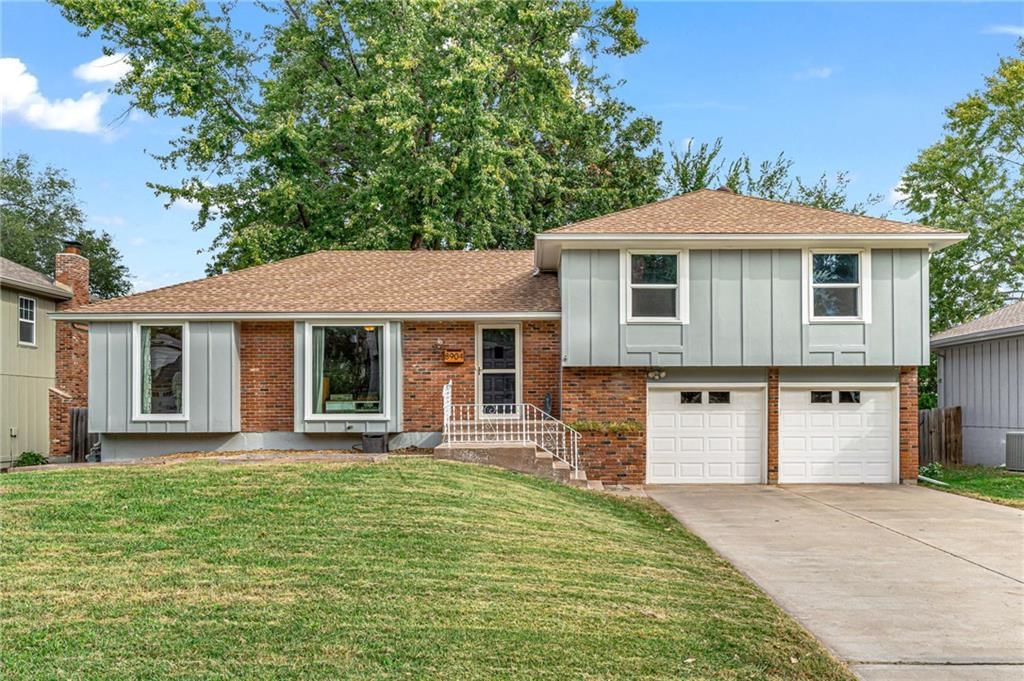 8904 W 95th Terrace, Overland Park, KS