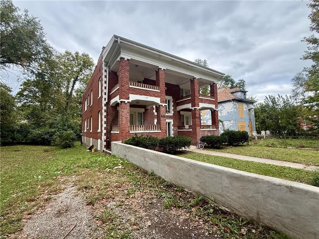 3016 Olive Street, Kansas City, MO: listing photo 2