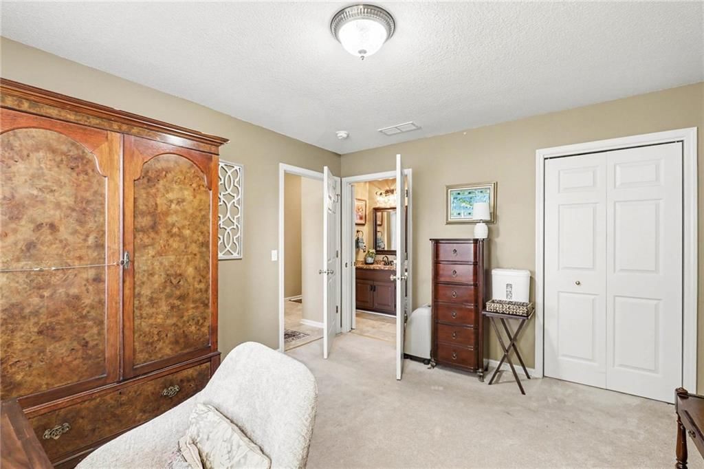Photo 19 of 31 - 3213 Devonshire Drive, Platte City, MO 64079