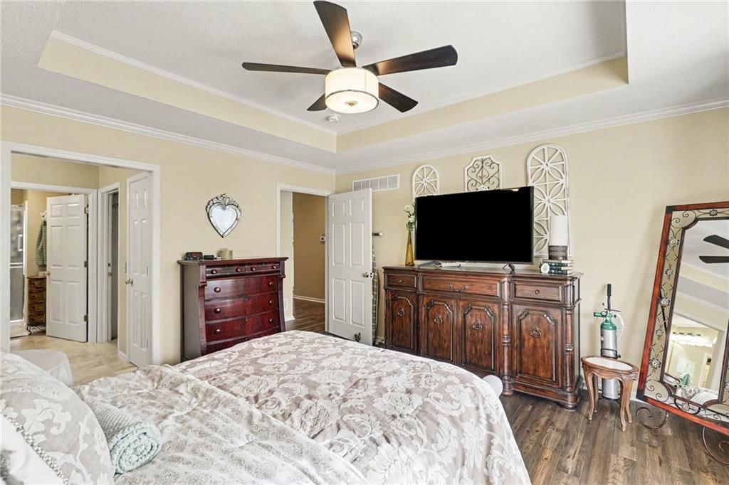 Photo 15 of 31 - 3213 Devonshire Drive, Platte City, MO 64079