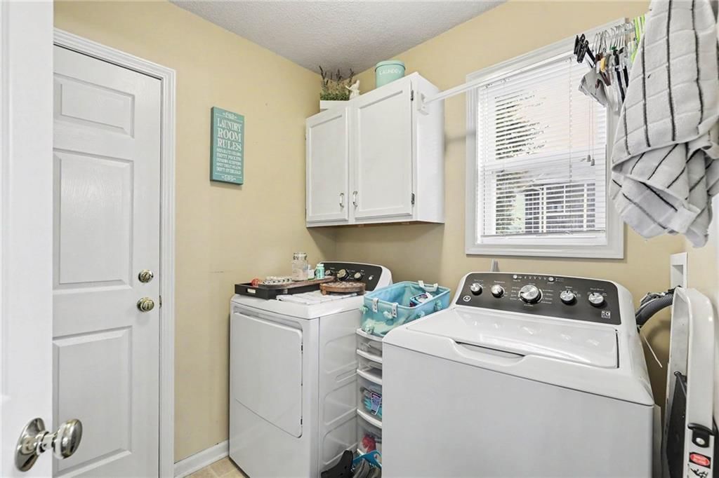 Photo 13 of 31 - 3213 Devonshire Drive, Platte City, MO 64079