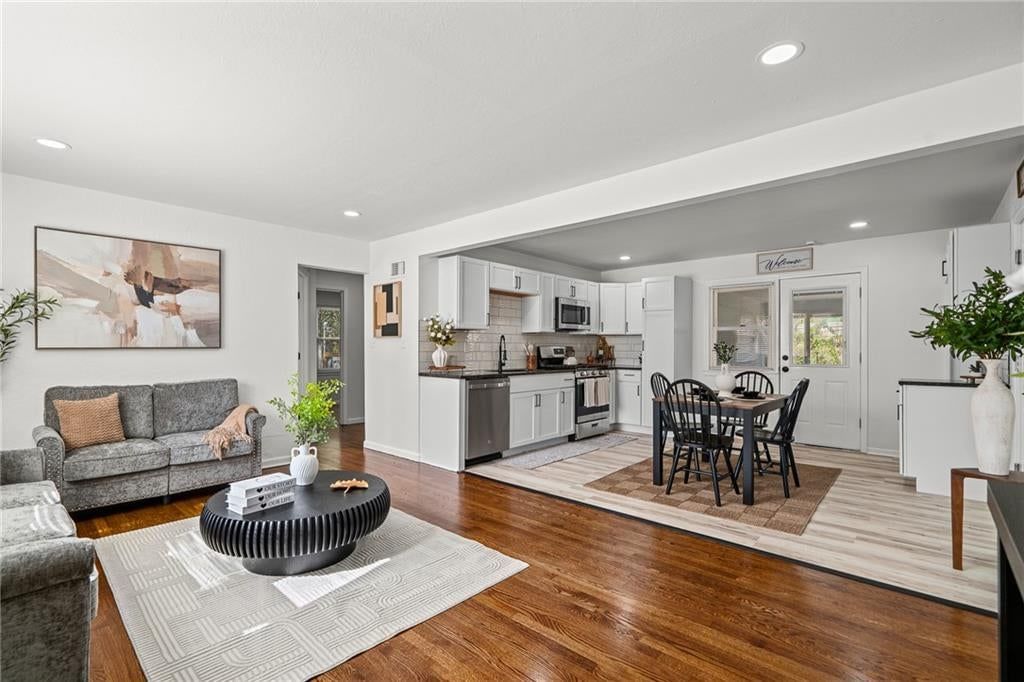 Open floor plan and breakfast nook at 2404 NE 60TH Street, Gladstone, MO 64118