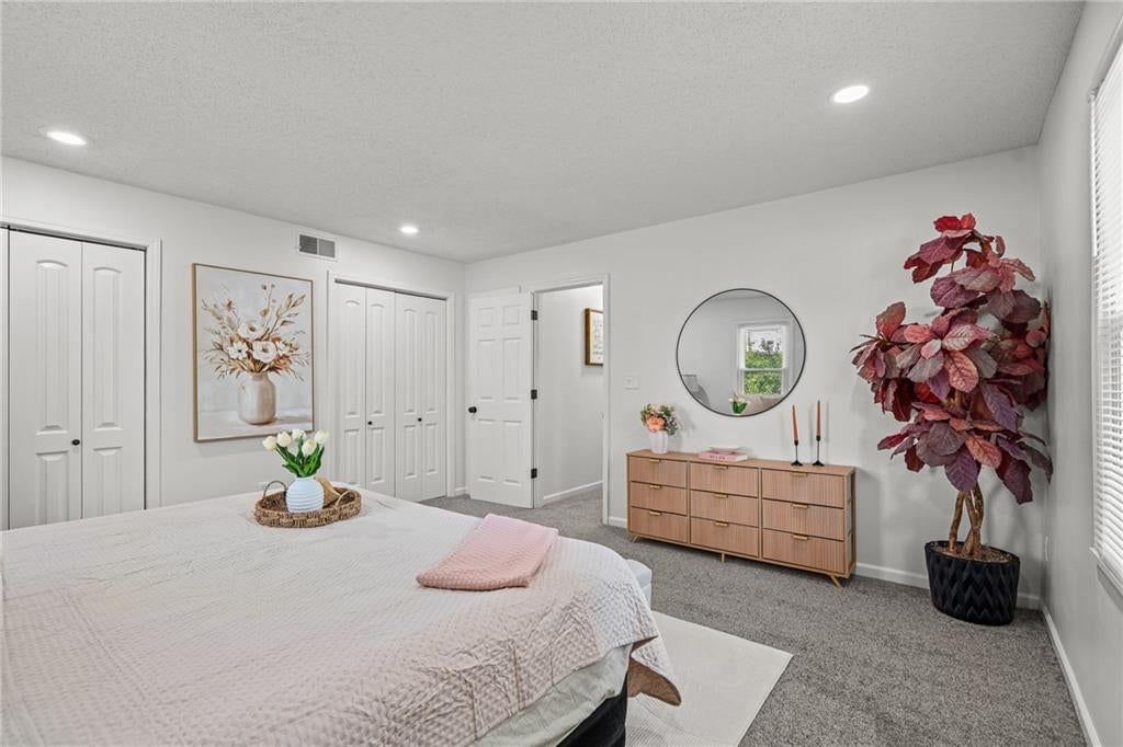 Photo 14 of 27 - 2404 NE 60TH Street, Gladstone, MO 64118
