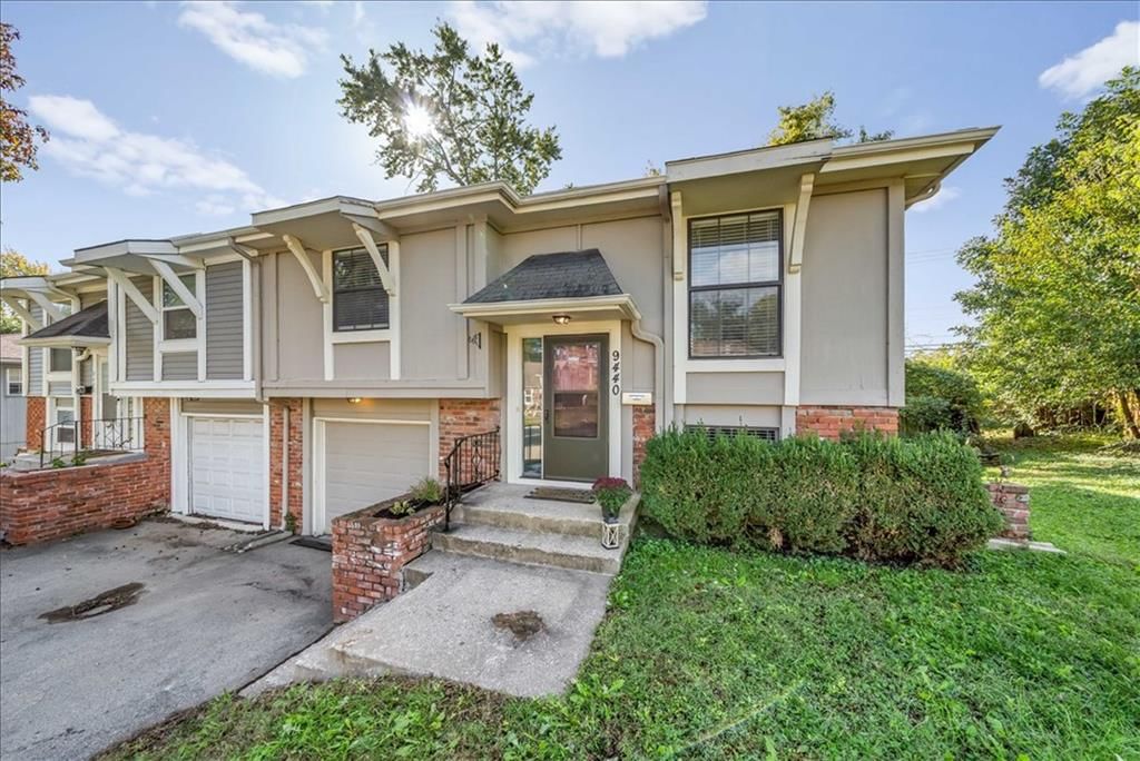 9440 Goddard Street, Overland Park, KS: listing photo 2