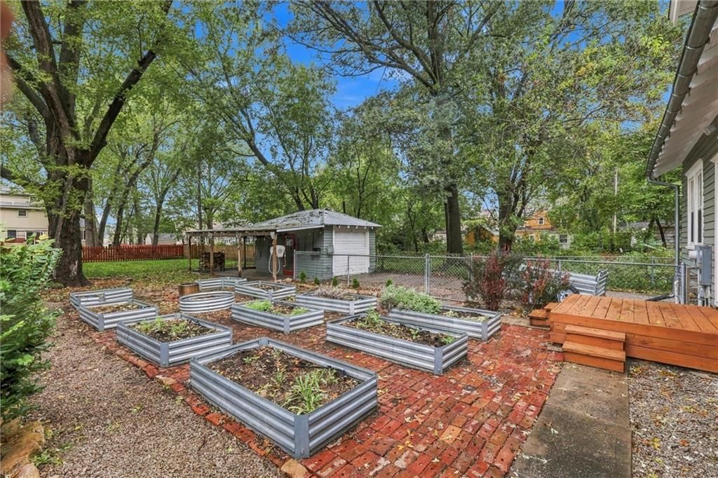 Photo 52 of 61 - 7516 Locust Street, Kansas City, MO 64131