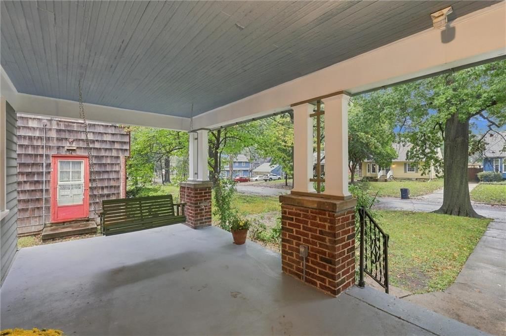 Photo 7 of 61 - 7516 Locust Street, Kansas City, MO 64131