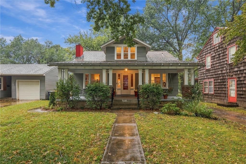 7516 Locust Street, Kansas City, MO: listing photo 2