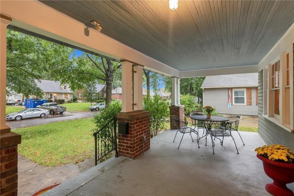 Photo 8 of 61 - 7516 Locust Street, Kansas City, MO 64131