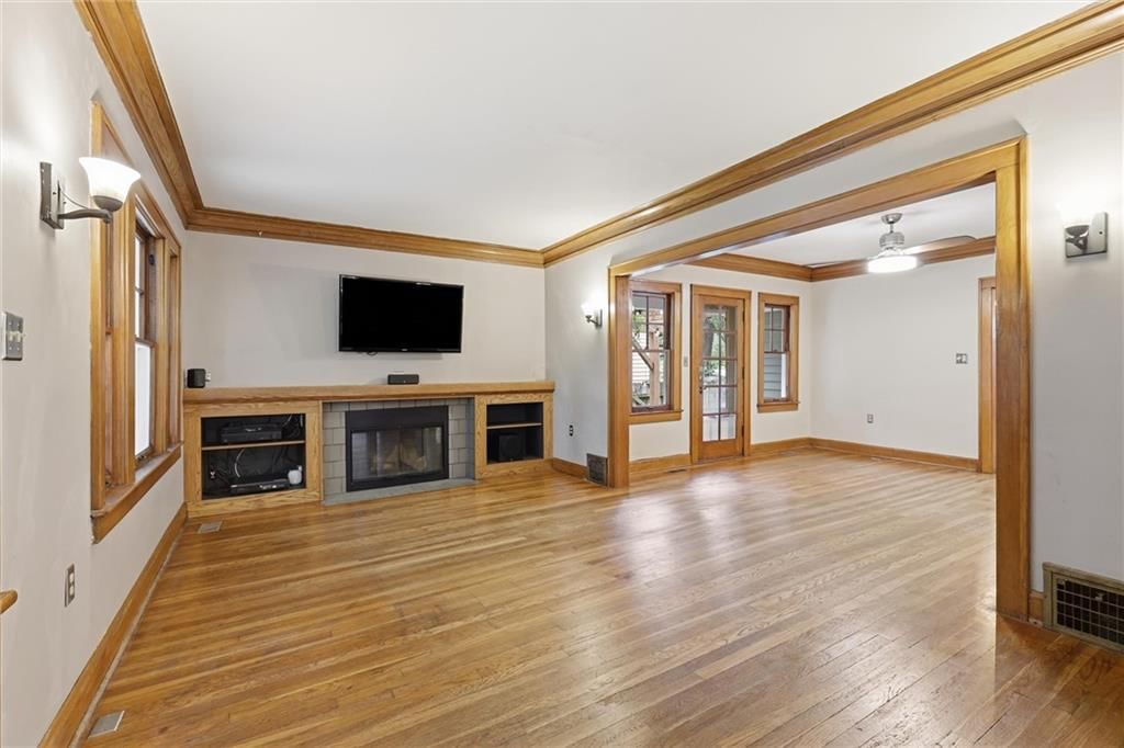 Photo 10 of 61 - 7516 Locust Street, Kansas City, MO 64131