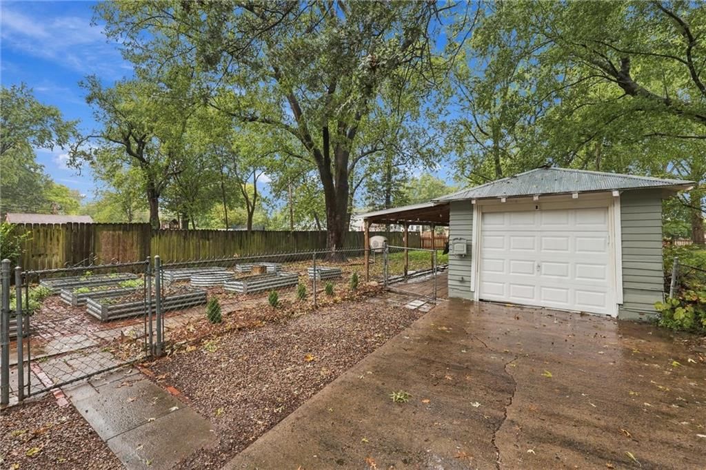 Photo 56 of 61 - 7516 Locust Street, Kansas City, MO 64131
