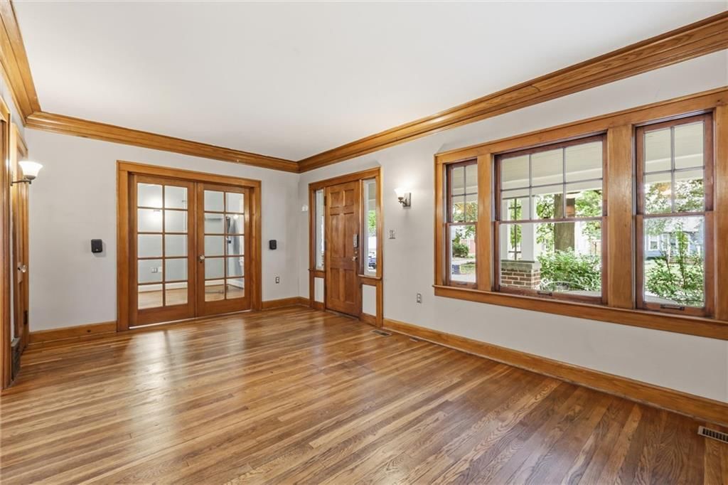 Photo 12 of 61 - 7516 Locust Street, Kansas City, MO 64131