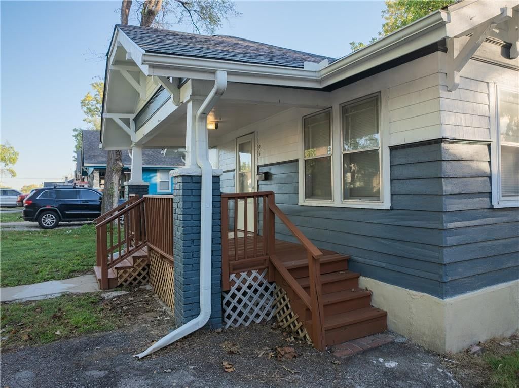 Photo 5 of 34 - 1951 N 28th Street, Kansas City, KS 66104