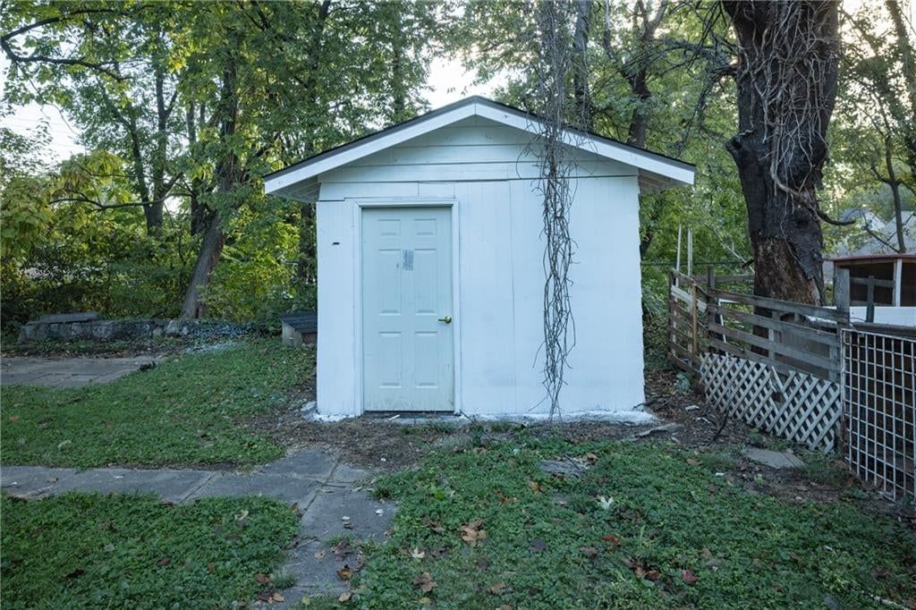 Photo 32 of 34 - 1951 N 28th Street, Kansas City, KS 66104