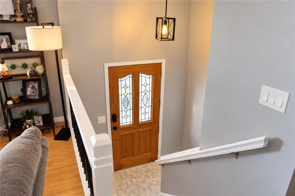 1113 W 3rd Circle, Edgerton, KS: listing photo 2