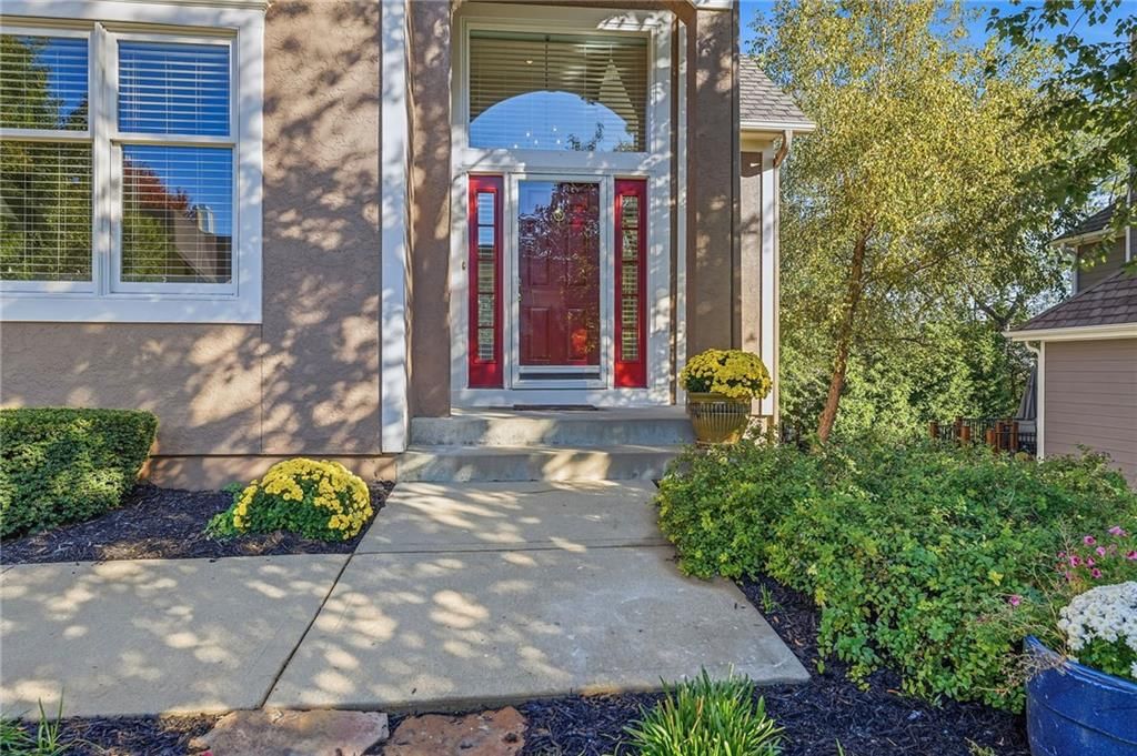 11216 W 140th Place, Overland Park, KS: listing photo 2