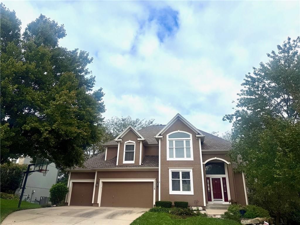 11216 W 140th Place, Overland Park, KS