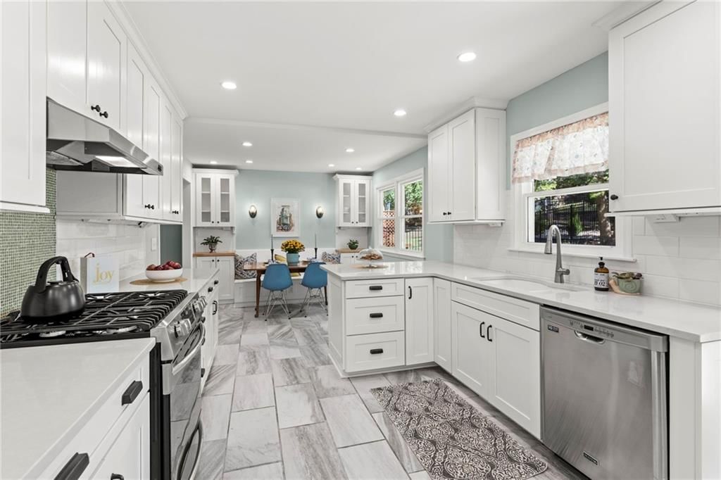 9301 LAMAR Avenue, Overland Park, KS