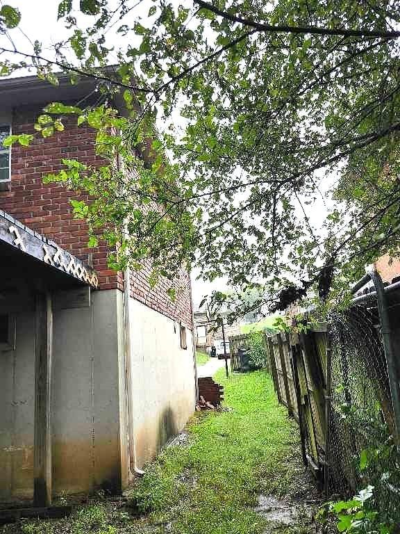 Photo 22 of 27 - 4934 Dixie Avenue, Kansas City, KS 66106