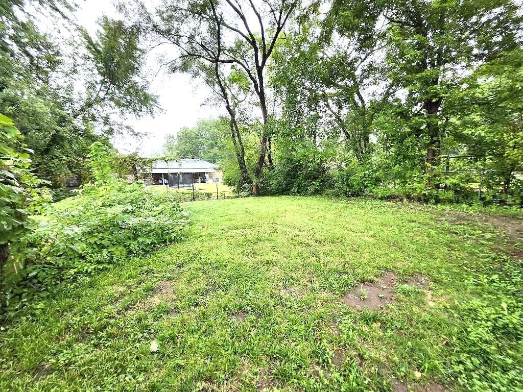 Photo 23 of 27 - 4934 Dixie Avenue, Kansas City, KS 66106