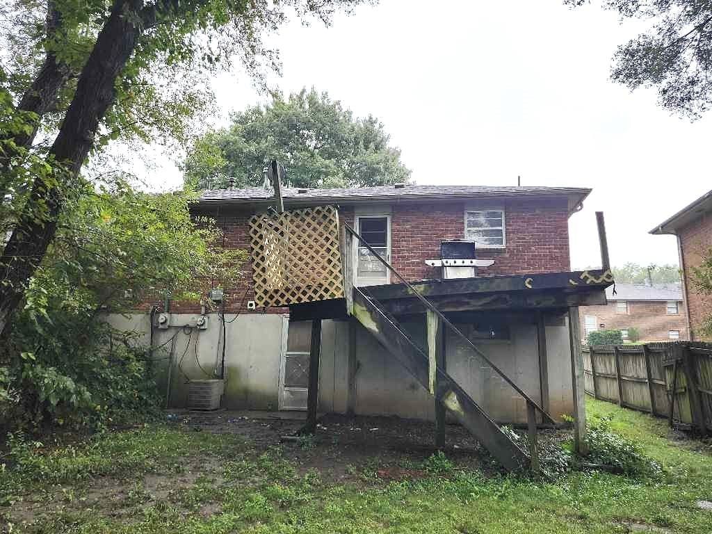 Deck at 4934 Dixie Avenue, Kansas City, KS 66106