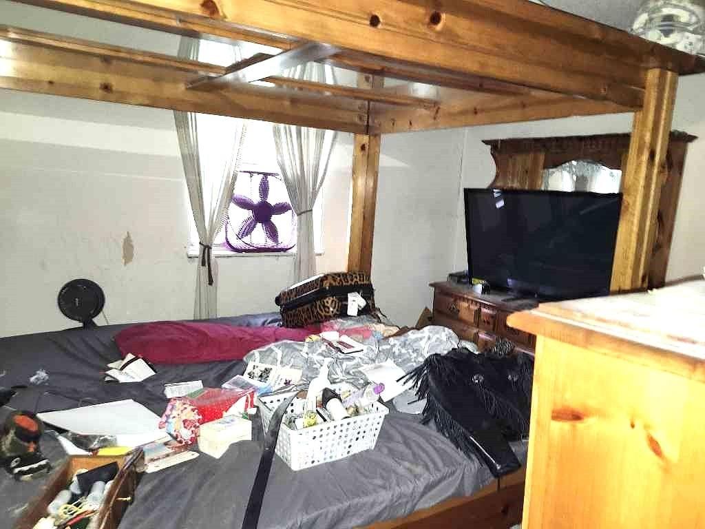 Photo 10 of 27 - 4934 Dixie Avenue, Kansas City, KS 66106