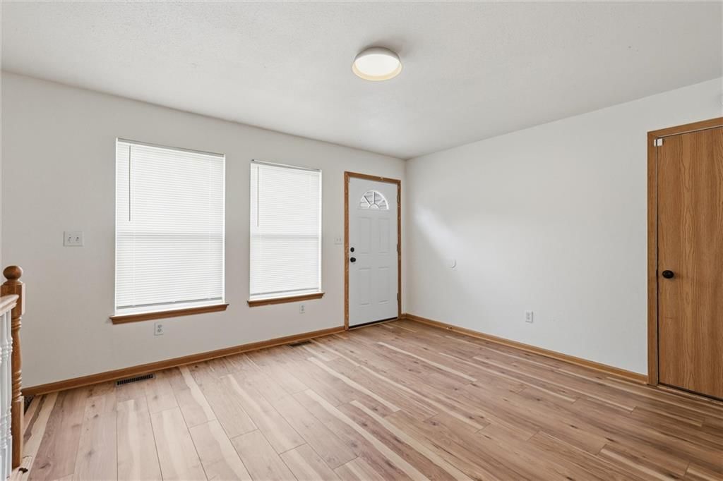 Photo 5 of 23 - 212/14 NW 27th St. Court, Blue Springs, MO 64015