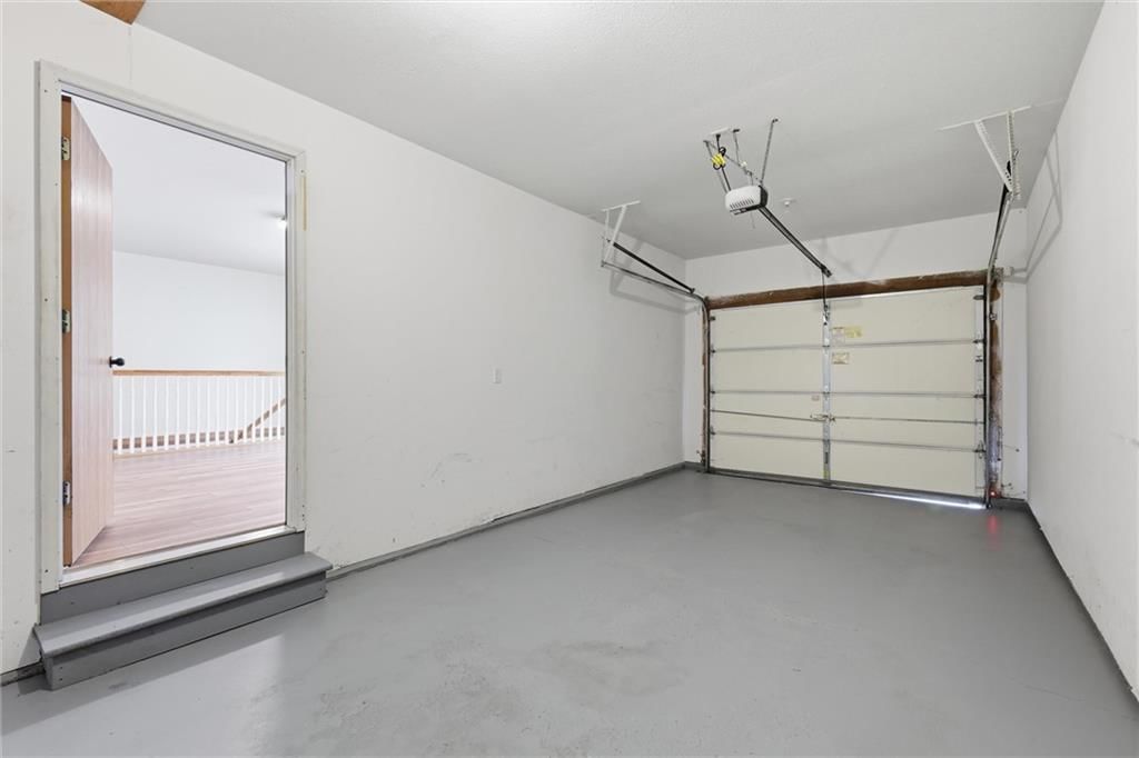 Epoxy garage floor at 212/14 NW 27th St. Court, Blue Springs, MO 64015