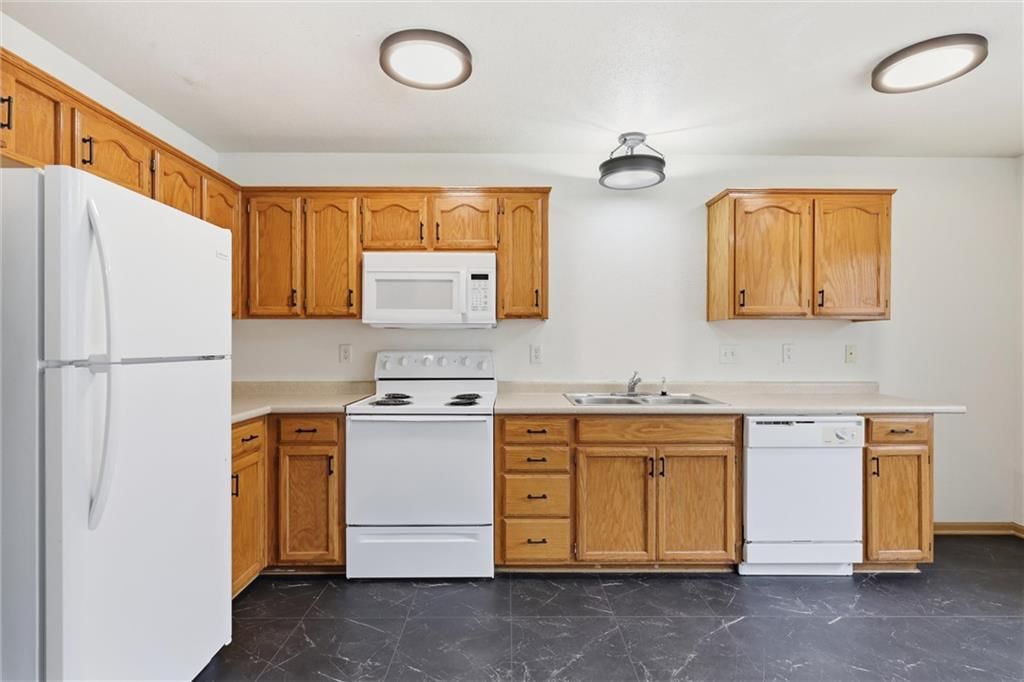 Photo 11 of 23 - 212/14 NW 27th St. Court, Blue Springs, MO 64015