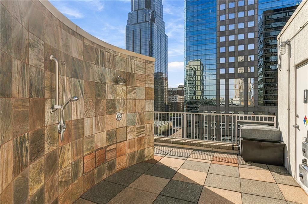 Photo 42 of 61 - 1101 Walnut Street #907, Kansas City, MO 64106
