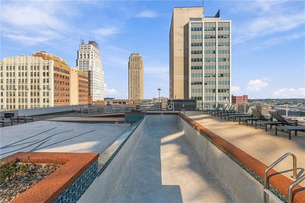 Concrete patio at 1101 Walnut Street #907, Kansas City, MO 64106