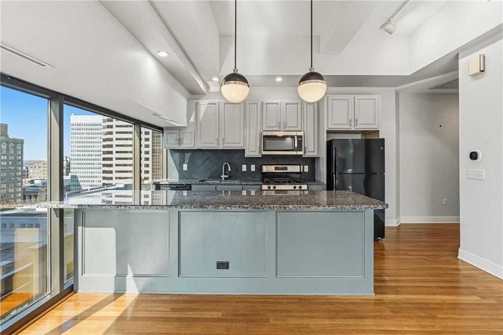 1101 Walnut Street, Kansas City, MO: listing photo 2