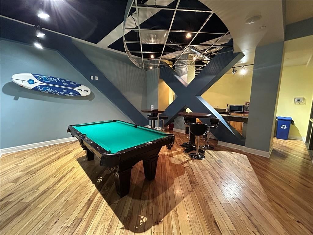 Pool table at 1101 Walnut Street #907, Kansas City, MO 64106