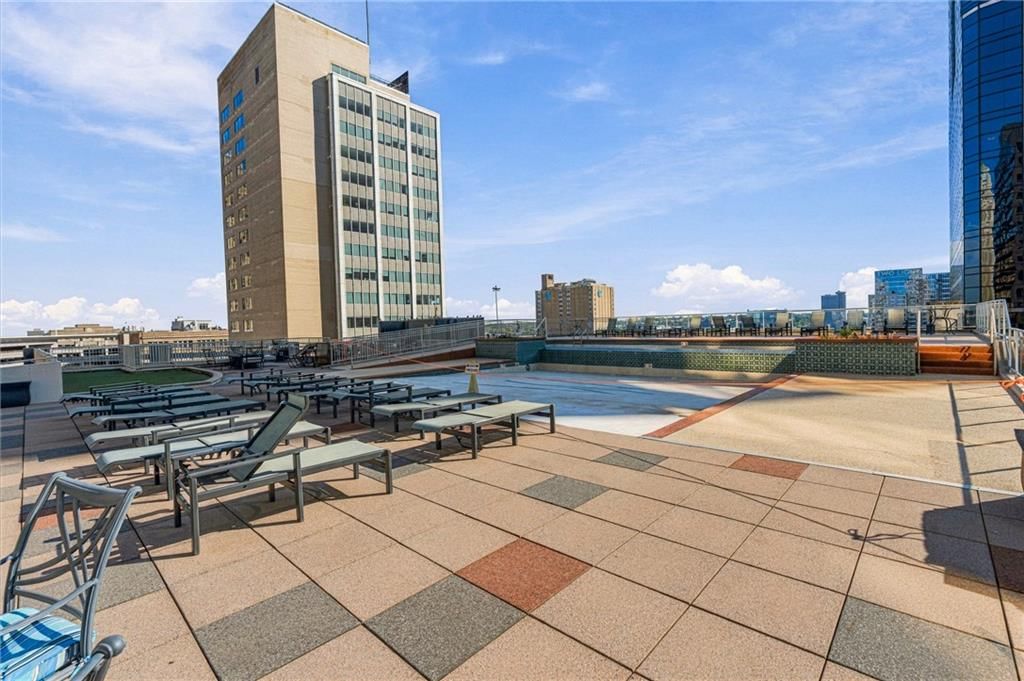 Photo 31 of 61 - 1101 Walnut Street #907, Kansas City, MO 64106