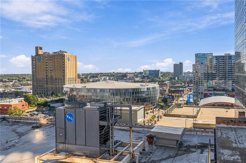 Photo 36 of 61 - 1101 Walnut Street #907, Kansas City, MO 64106