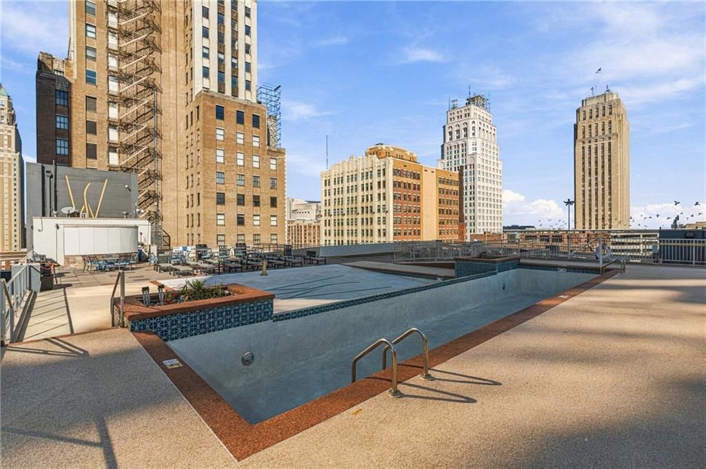 Photo 34 of 61 - 1101 Walnut Street #907, Kansas City, MO 64106