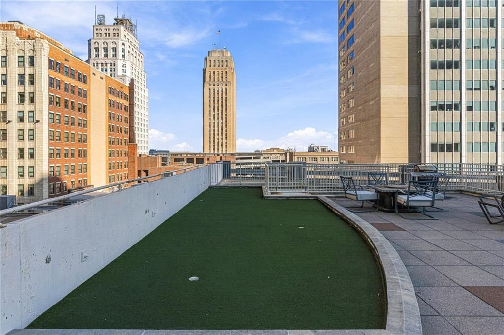 Photo 41 of 61 - 1101 Walnut Street #907, Kansas City, MO 64106