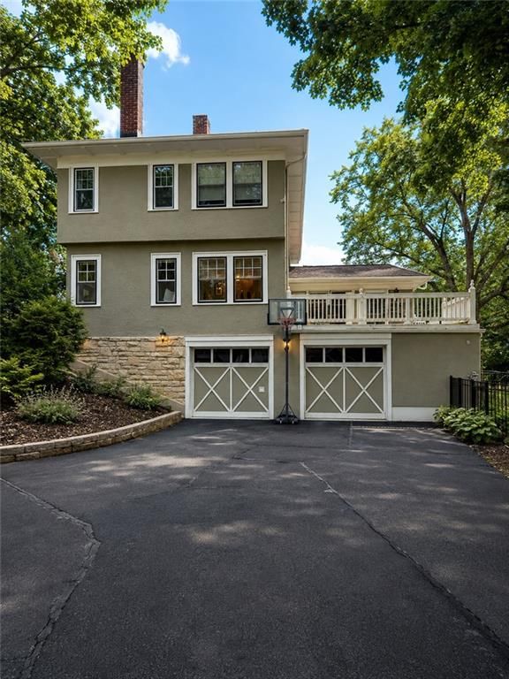 6039 OAK Street, Kansas City, MO: listing photo 2
